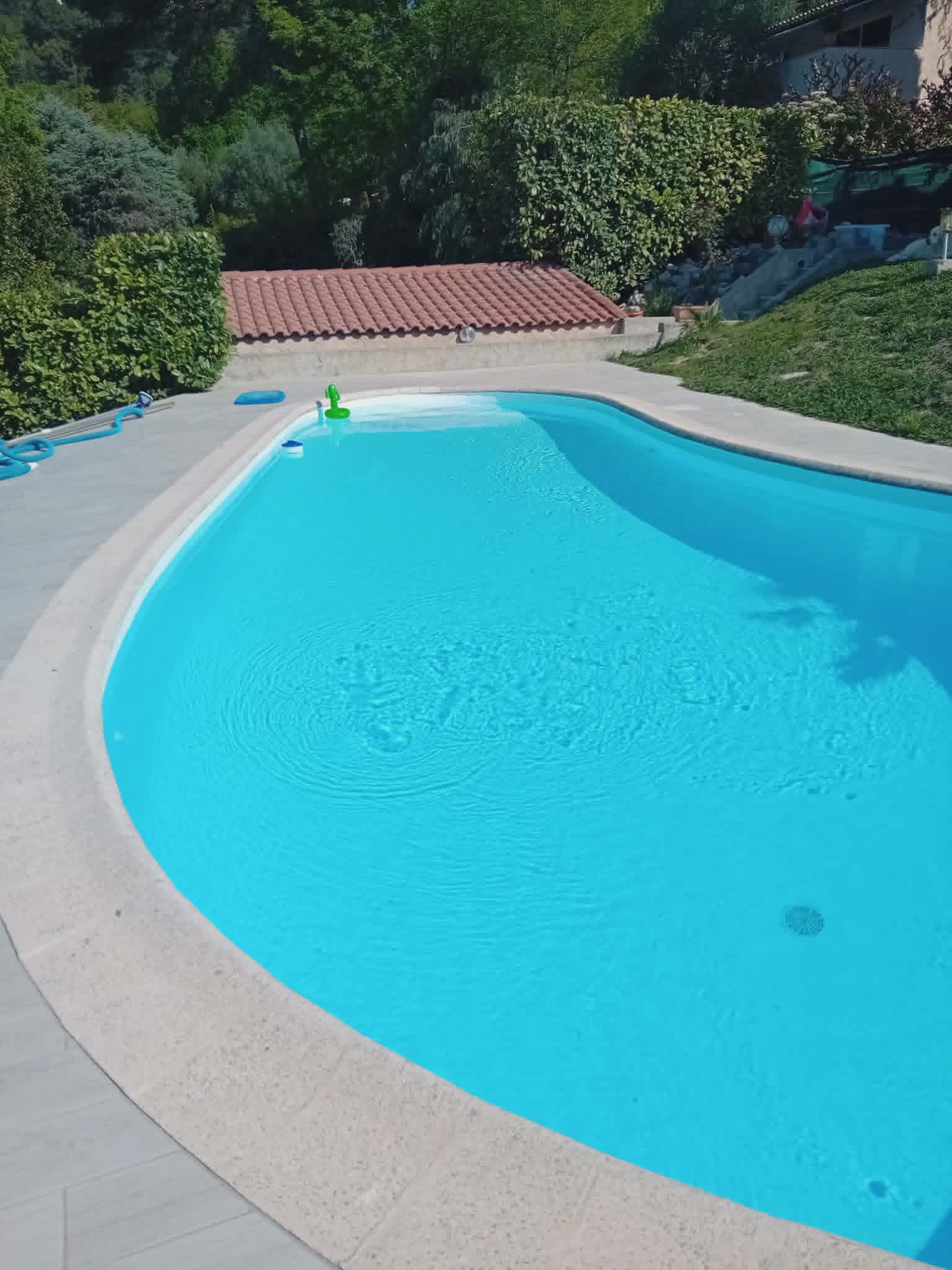Réalisation GoPiscine — piscine eau turquoise
